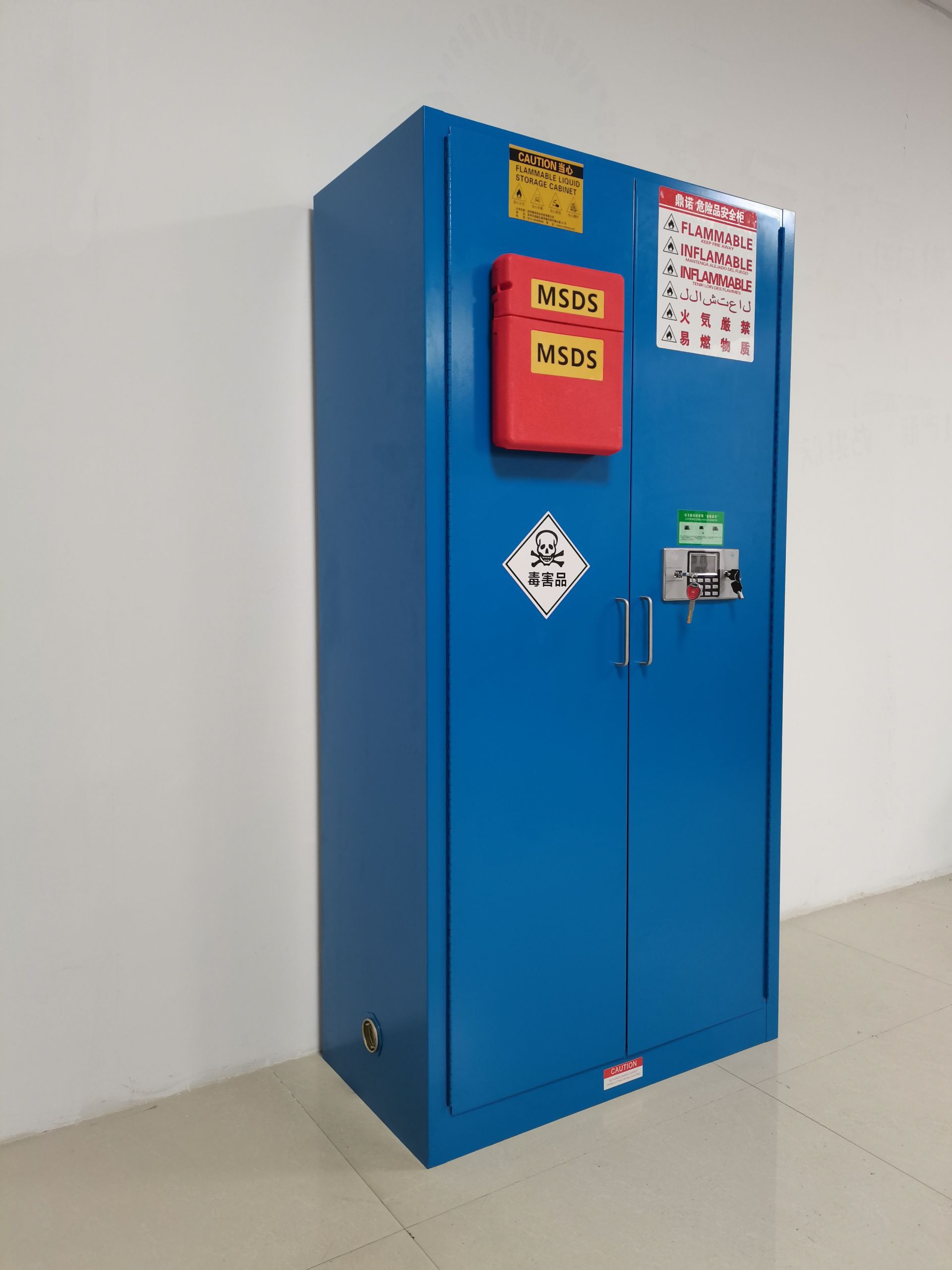 危化品安全柜在使用过程中的注意事项